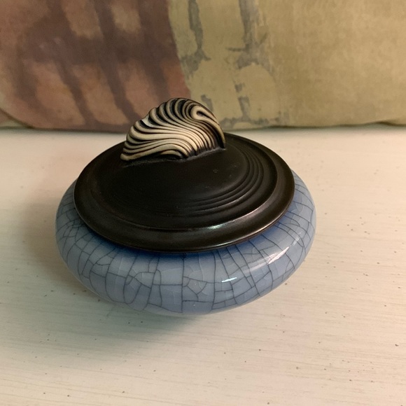 Andrew MacCorkindale Porcelain Trinket Box - Picture 1 of 3